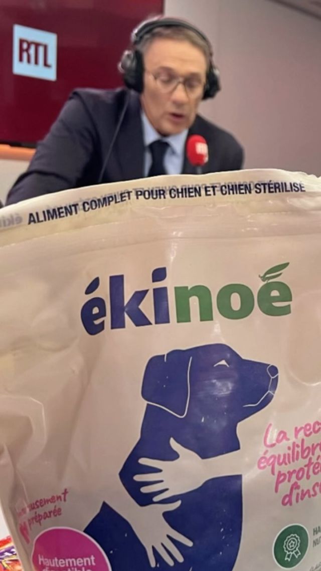 RETOUR EN ARRIÈRE 🎞️

Il y a un peu plus d’un an, @jujucourbet découvrait les croquettes ékinoé sur RTL ! 

Il nous avait confié que sa chienne Simone se régalait avec nos croquettes 😋

Alors, un an après, que pense Simone des croquettes aux insectes ékinoé ? @jujucourbet on attend votre réponse 😉